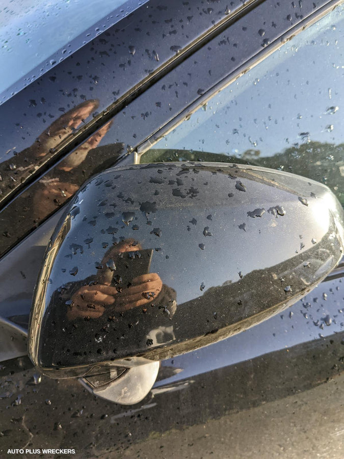 2010 Suzuki Kizashi Left Taillight