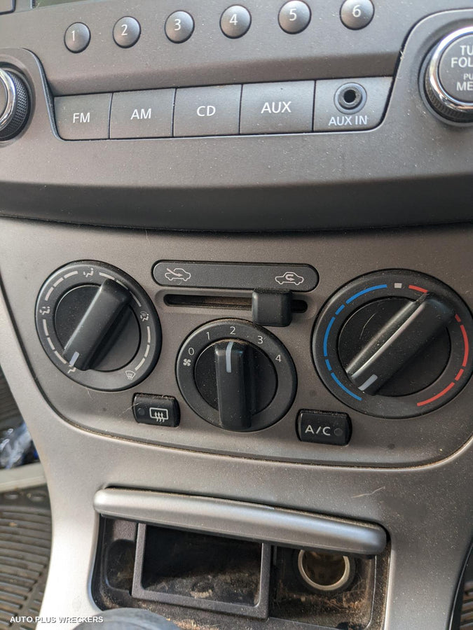 2015 NISSAN PULSAR LEFT REAR DOOR SLIDING