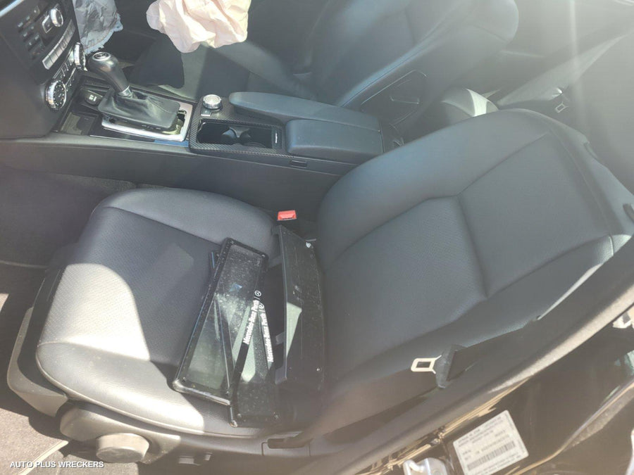 2011 Mercedes C Class Left Front Door