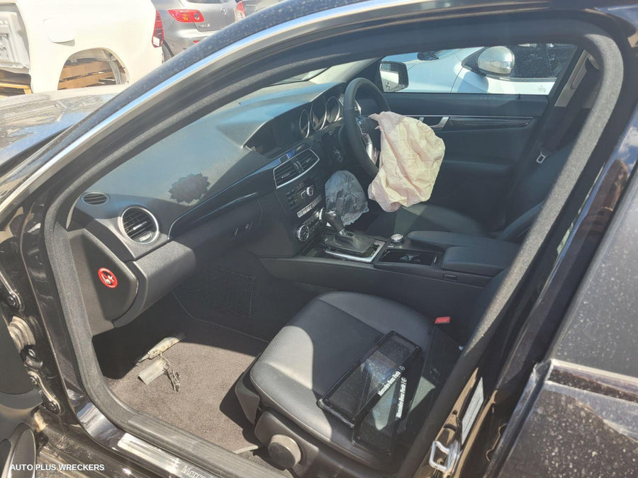 2011 Mercedes C Class Left Front Door
