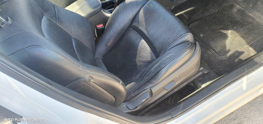 2006 Mitsubishi 380 Left Rear Door Sliding