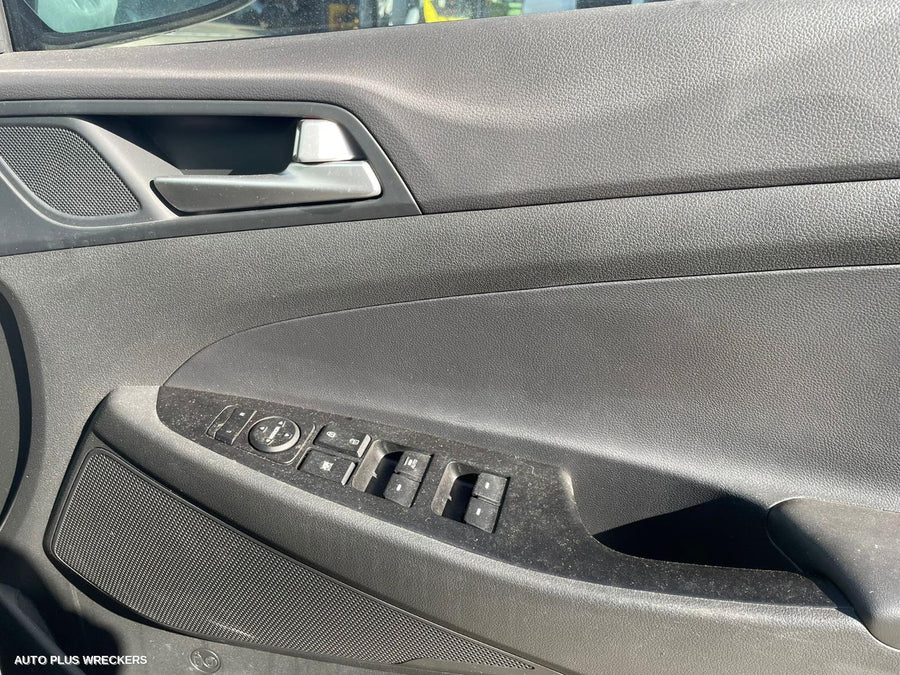 2020 Hyundai Tucson Right Front Door