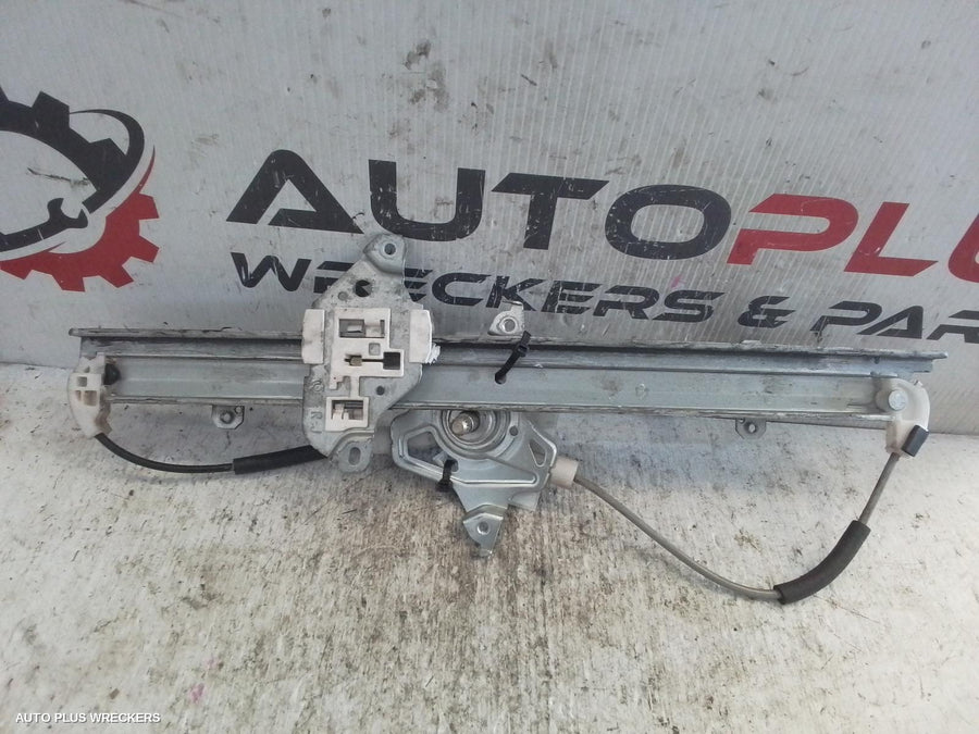 2004-2012 Nissan Tiida Right Front Window Reg Motor