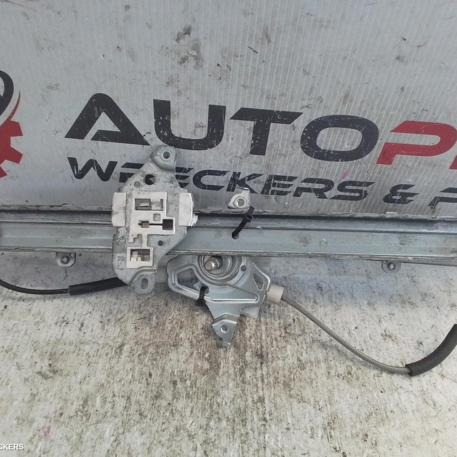 2004-2012 Nissan Tiida Right Front Window Reg Motor