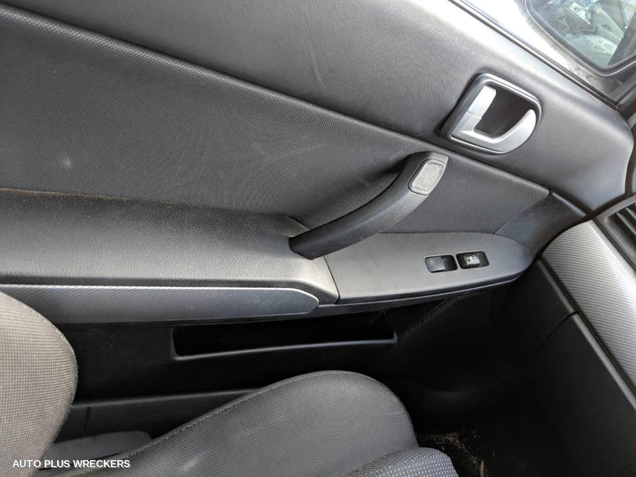 2006 Mitsubishi 380 Ignition W  Key