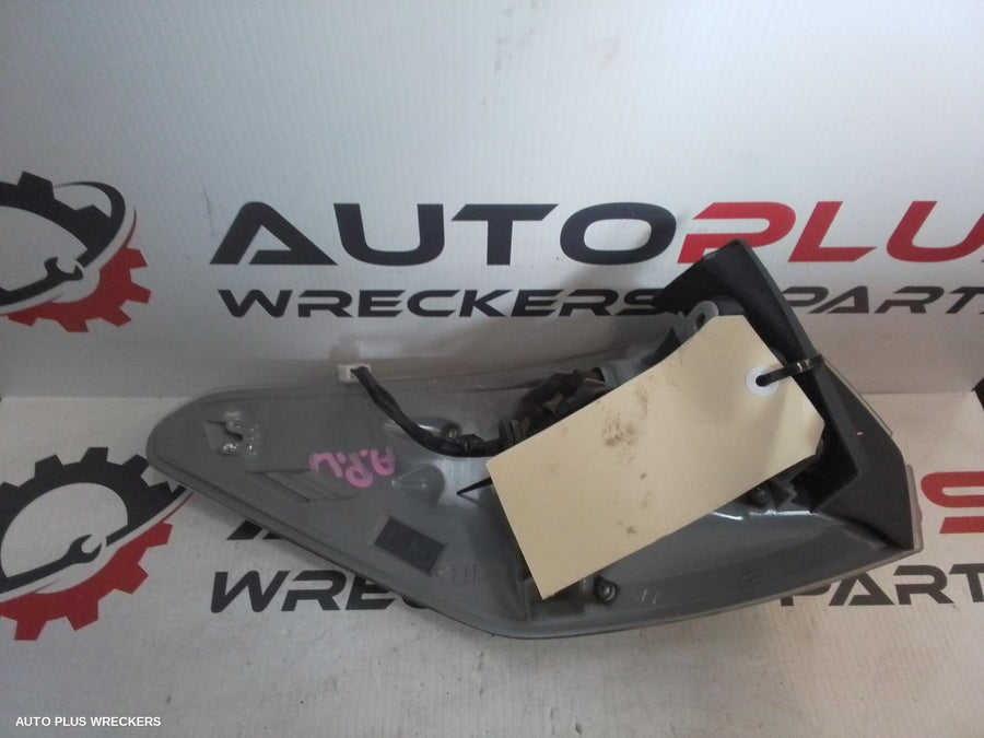 2015 TOYOTA KLUGER RIGHT TAILLIGHT