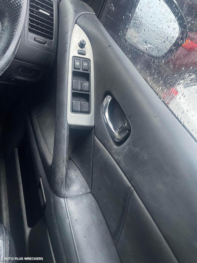 2012 Nissan Murano Right Front Door Window
