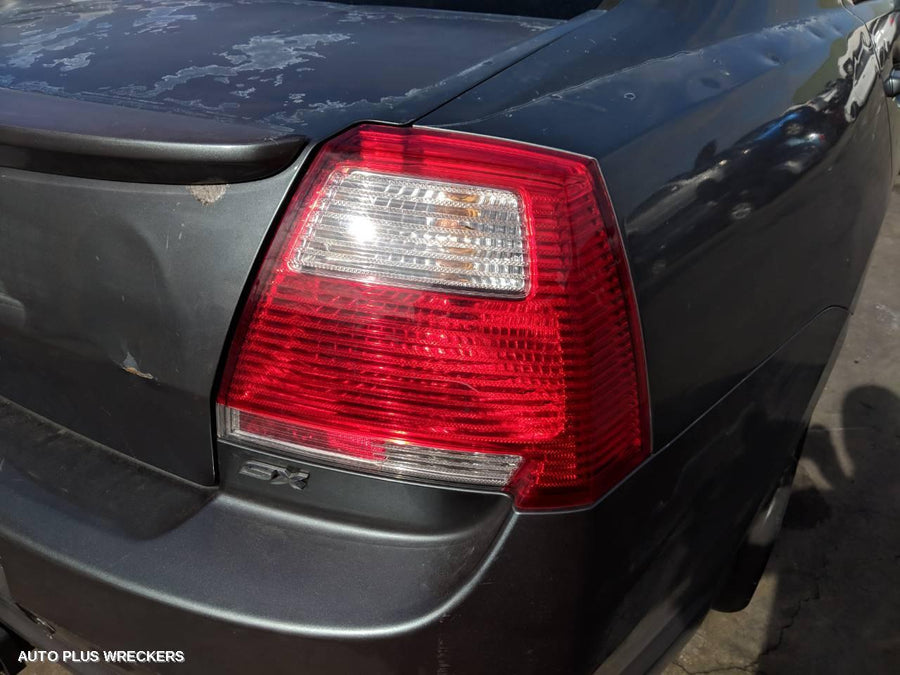 2007 Mitsubishi 380 Right Front Door