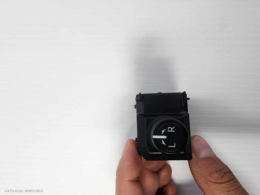 2018 Toyota Hilux Misc Switch Relay