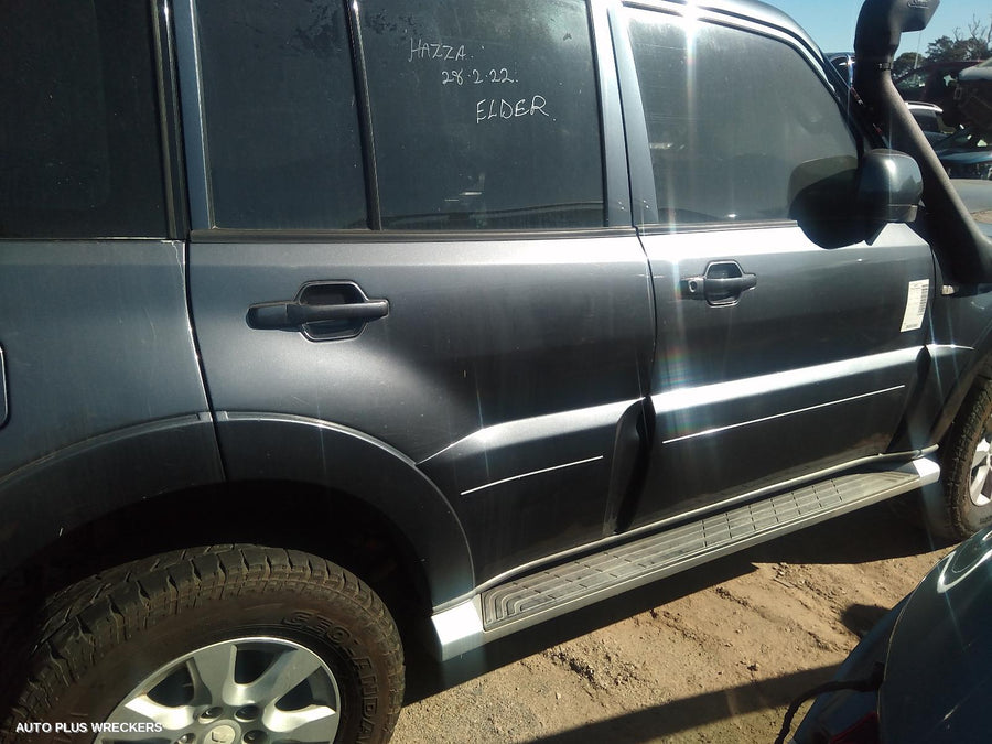 2009 Mitsubishi Pajero Seatbelt Stalk