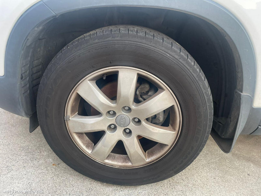 2011 Kia Sorento Left Front Door Window