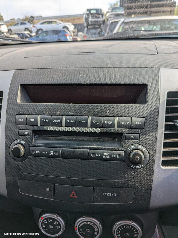 2008 MITSUBISHI OUTLANDER RIGHT FRONT WINDOW REG MOTOR