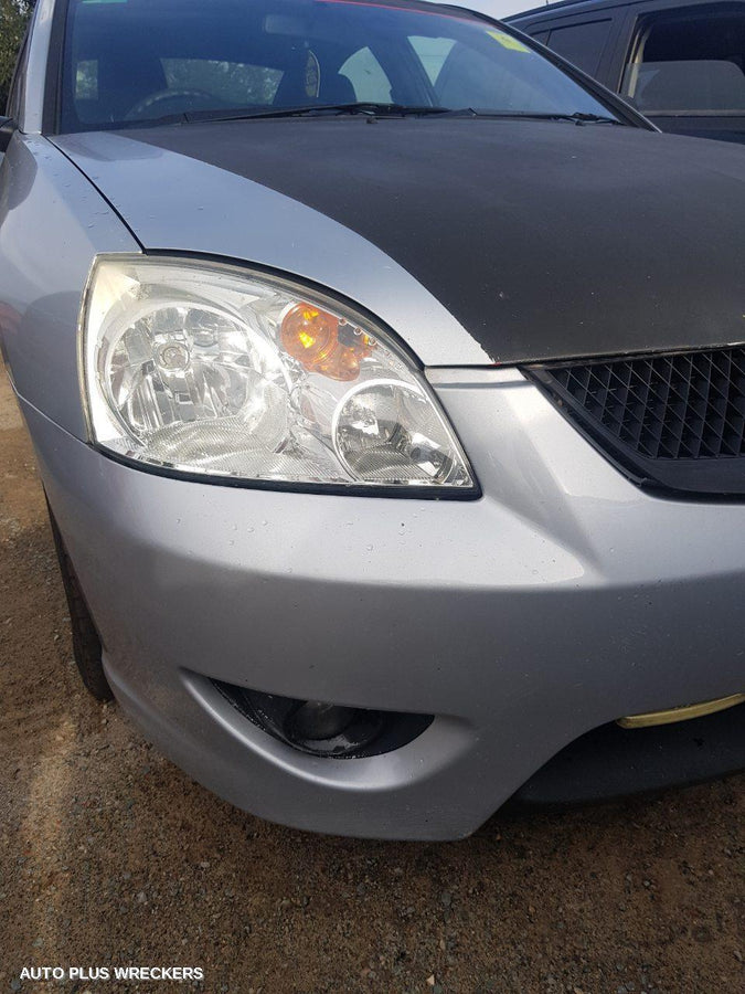 2005-2008 Mitsubishi 380 Right Headlamp