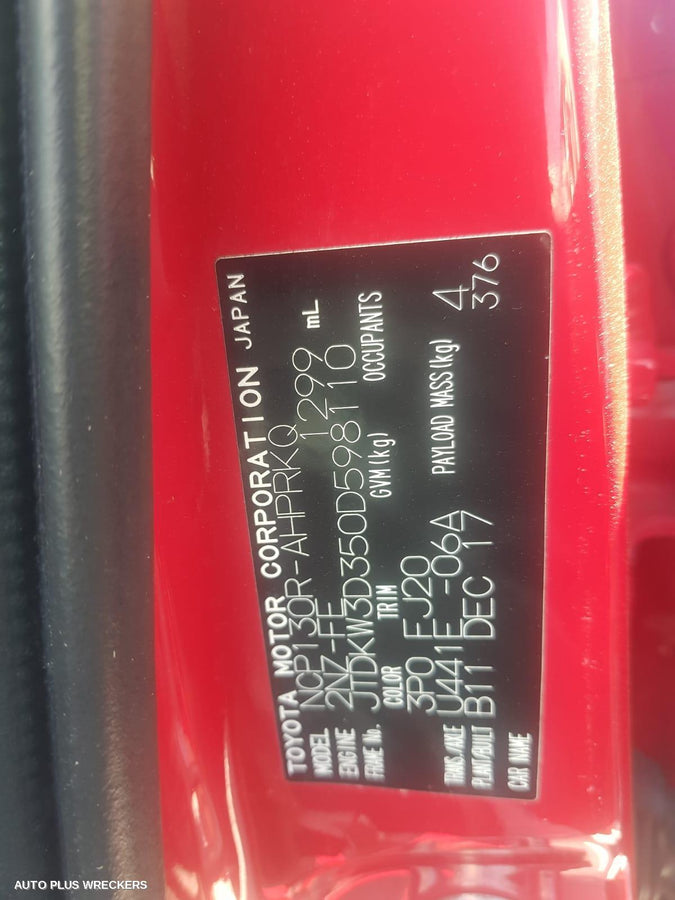 2018 Toyota Yaris Left Rear Door Window