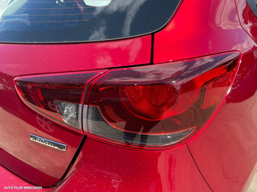 2021 Mazda 2 Column