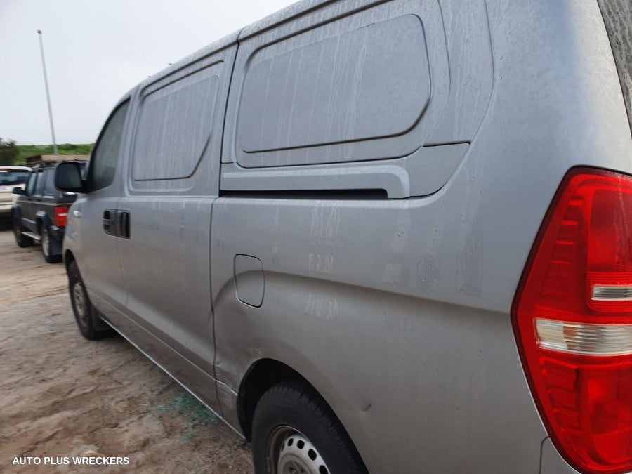 2010 Hyundai Iload/imax Bonnet