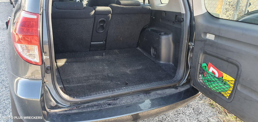 2006 TOYOTA RAV4 LEFT REAR DOOR WINDOW