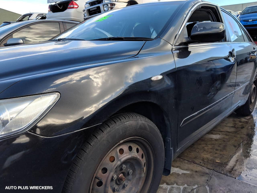 2009 Toyota Camry Rear Garnish