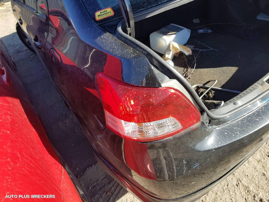 2006 Toyota Yaris Left Door Mirror