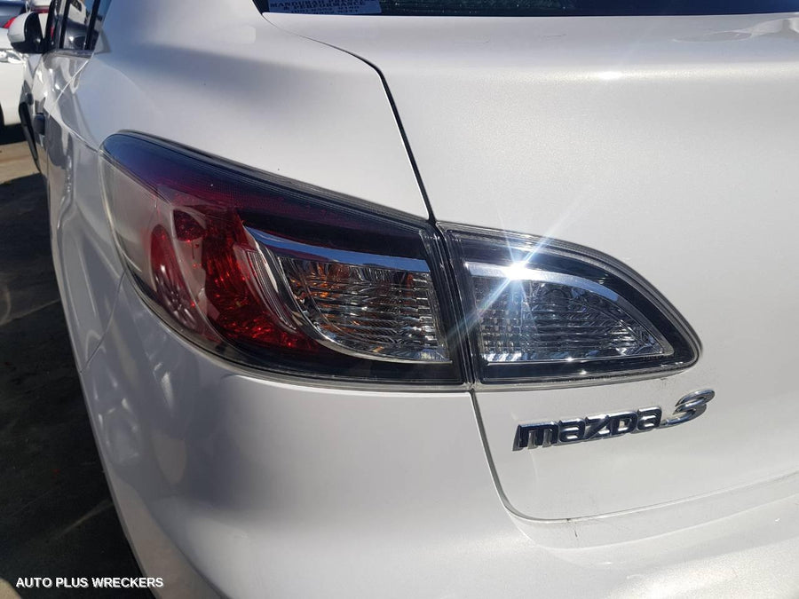 2011 Mazda 3 Left Front Door Window