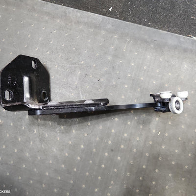2015-2026 Mercedes Vito Door Hinge Runner