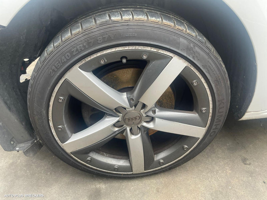 2015 Audi A1 Left Front Door