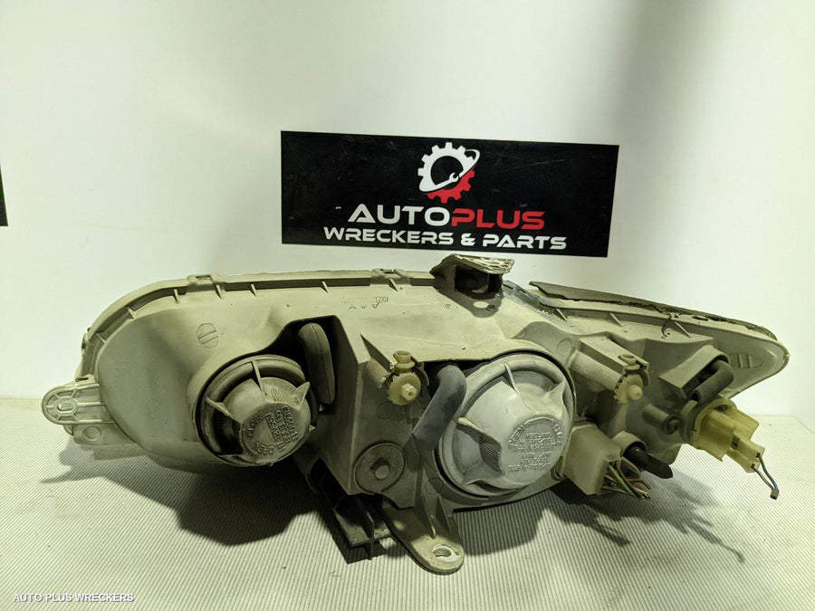 2004 Holden Commodore Right Headlamp