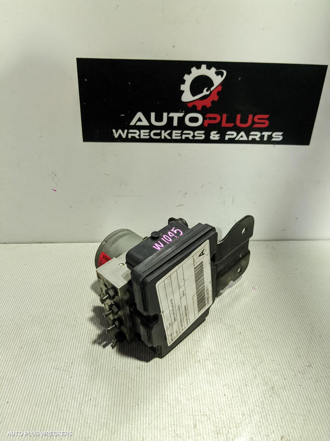 2014 Hyundai I30 Abs Pump Modulator