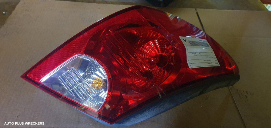 2009 Chrysler Sebring Left Taillight