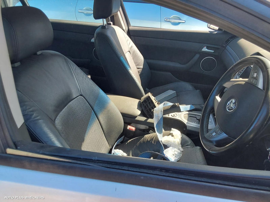 2012 HOLDEN COMMODORE COURTESY LIGHT