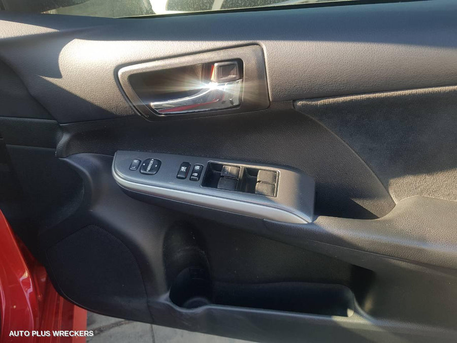 2011 TOYOTA CAMRY REAR GARNISH