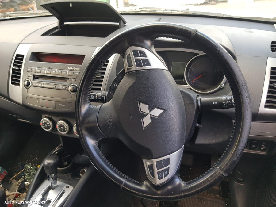 2009 Mitsubishi Outlander Left Door Mirror