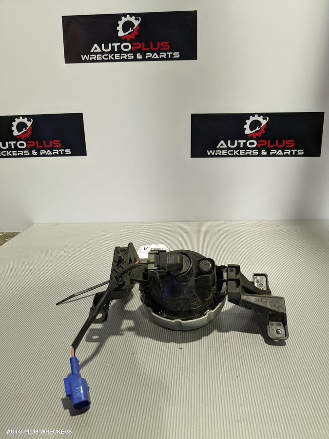 2011 Kia Sorento Left Indicator Fog Side