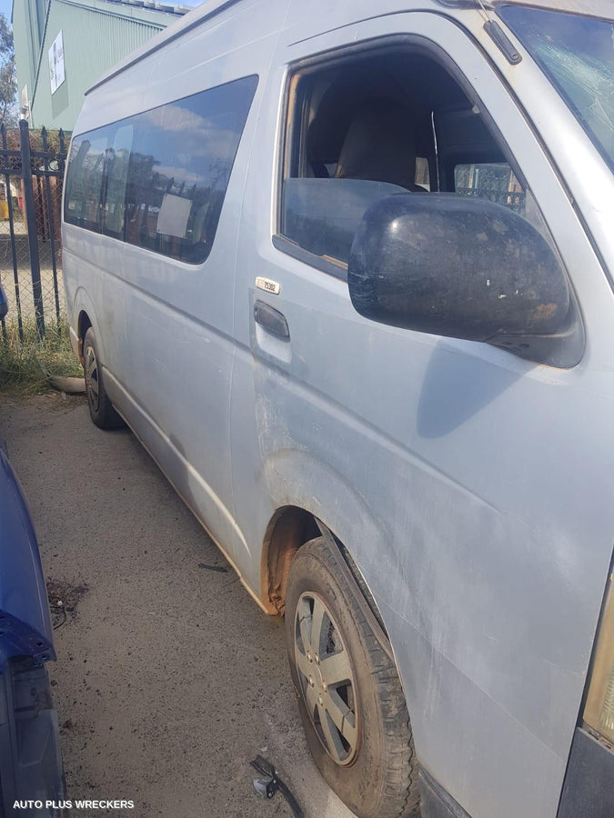 2005 Toyota Hiace 3rd Seat