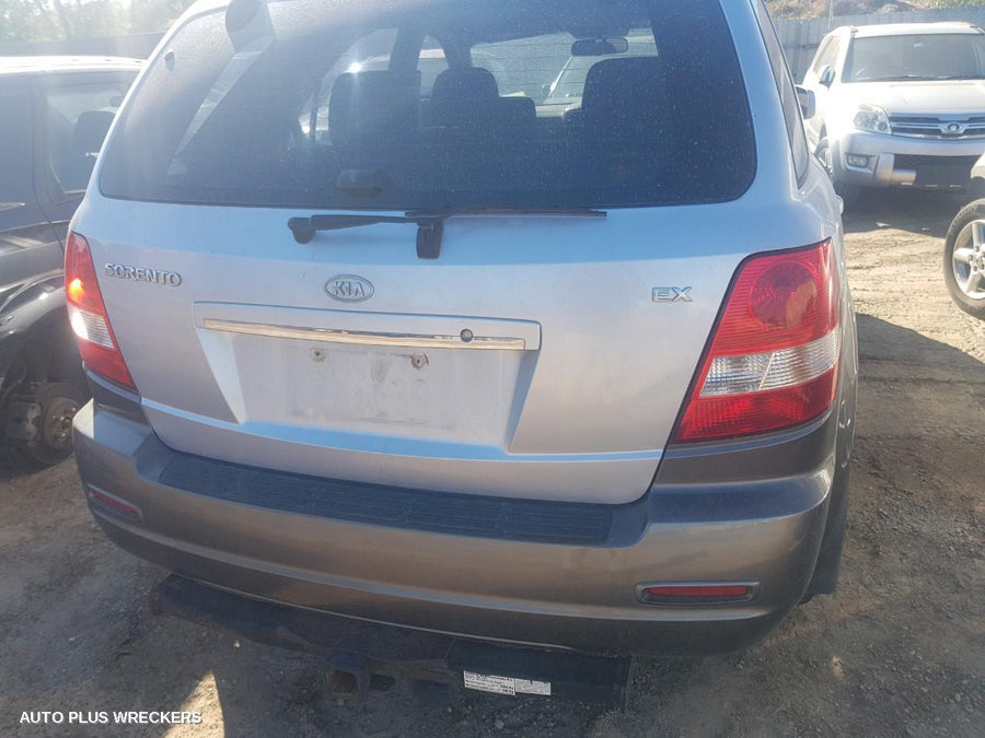 2005 Kia Sorento Right Guard