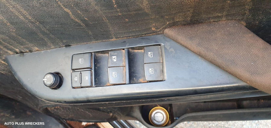 2017 Toyota Hilux Headrest