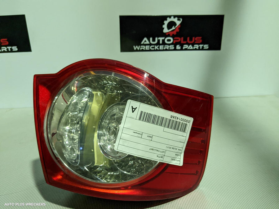 2009 Volkswagen Jetta Left Taillight