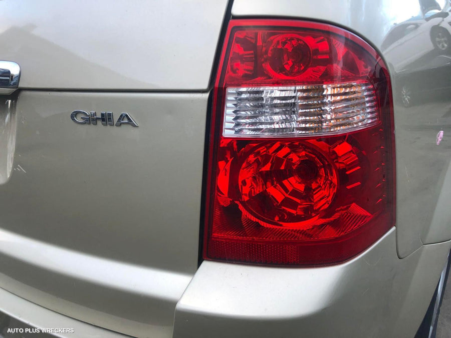 2006 FORD TERRITORY RIGHT FRONT DOOR