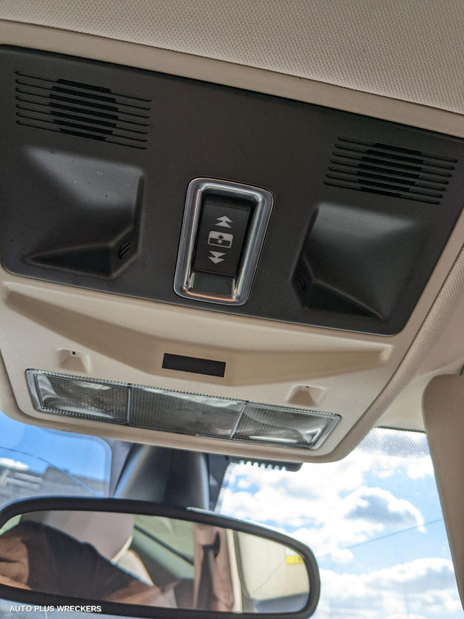 2012 LAND ROVER RANGEROVER EVOQUE LEFT DOOR MIRROR