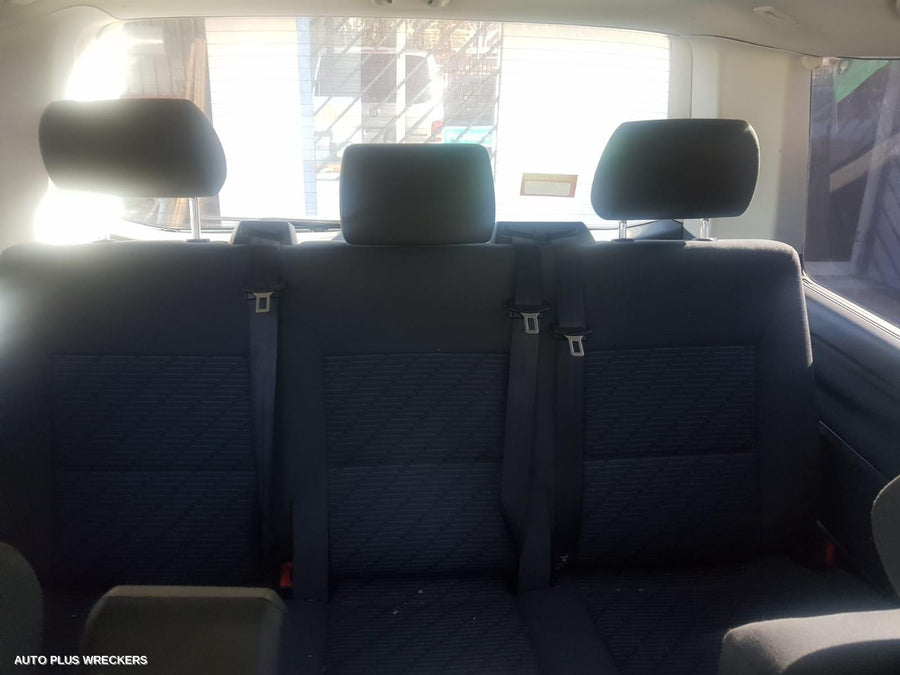 2010 Volkswagen Transporter Right Front Door Window