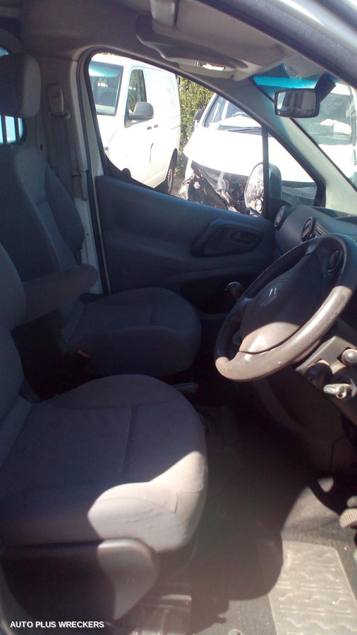 2010 Citroen Berlingo Left Front Door Window