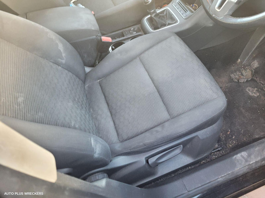 2012 Volkswagen Tiguan Right Rear Door Sliding