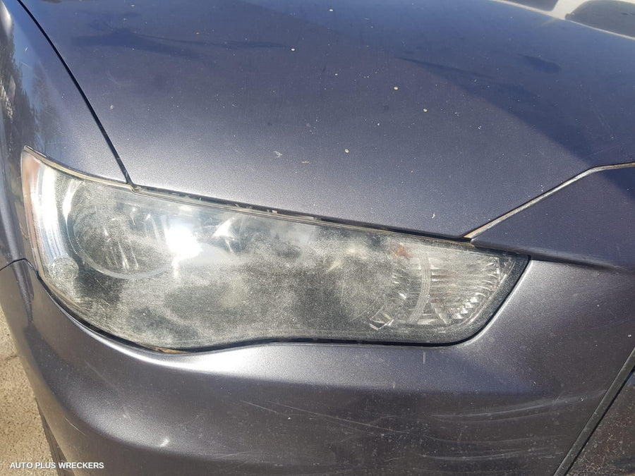 2010 Mitsubishi Outlander Right Front Door Window