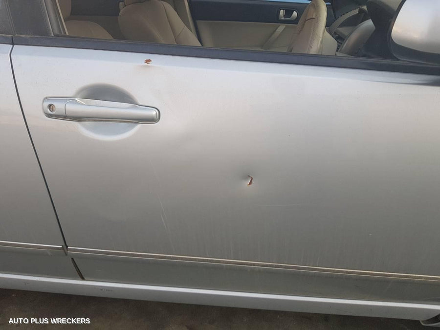 2005 Mitsubishi 380 Left Headlamp