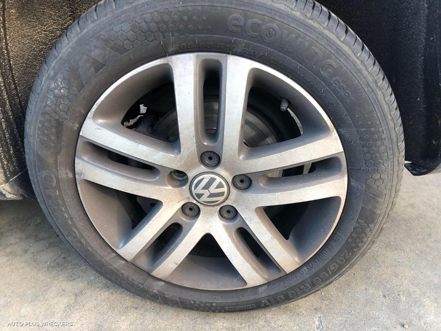 2006 Volkswagen Jetta Left Guard