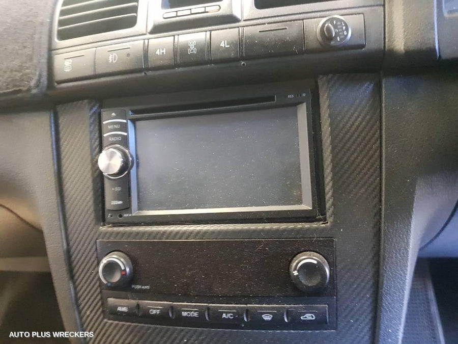 2006 Ssangyong Rexton Left Front Door