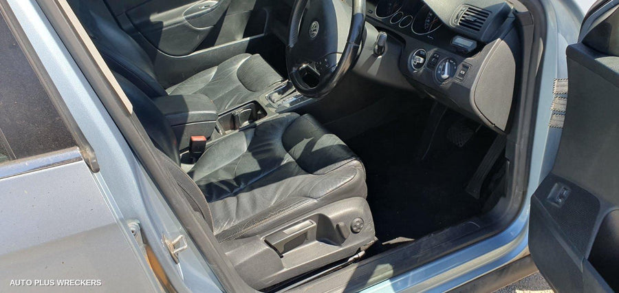 2006 Volkswagen Passat Left Rear Door Sliding