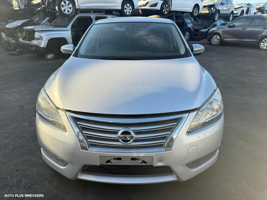 2013 Nissan Pulsar Left Front Hub Assembly