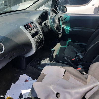 2006-2011 Mitsubishi Colt Door Handle