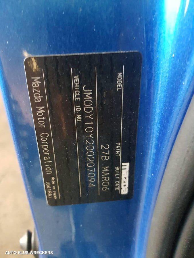 2006 MAZDA 2 DOOR BOOT GATE LOCK